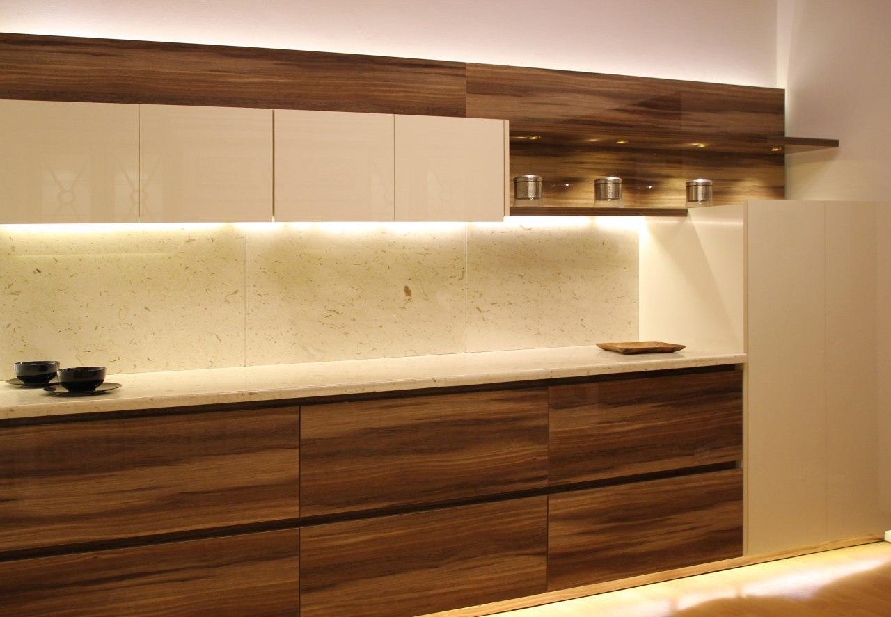 White and wood modern kitchen